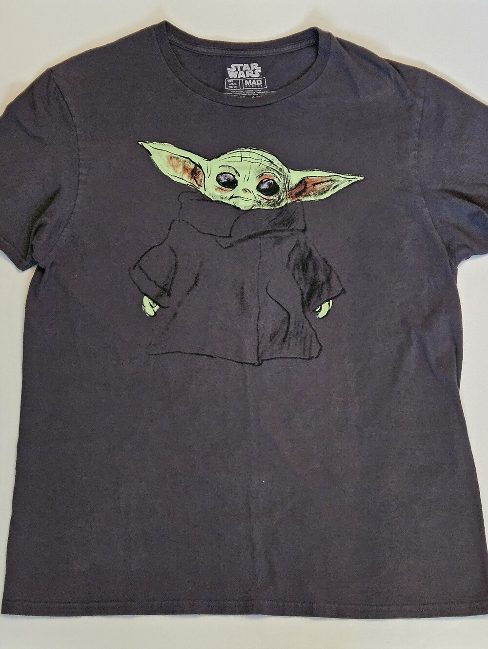 Mad Engine Star Wars Mandalorian Baby Yoda Grogu Men's Large Graphic T-Shirt